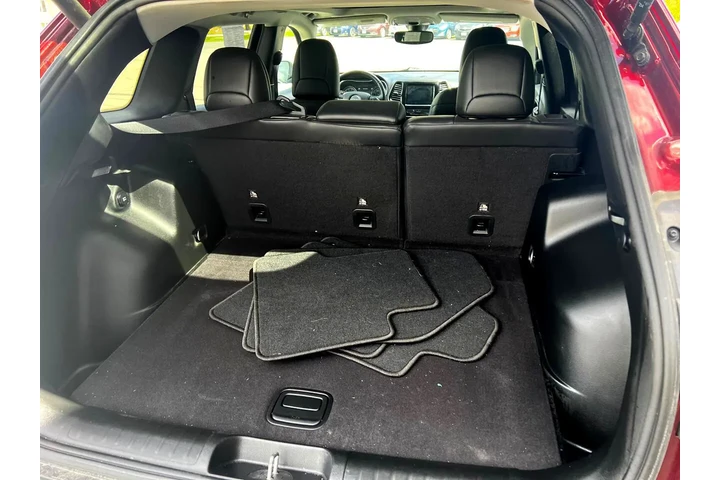 $15900 : Jeep Cherokee 2019 4x4 Limit image 6