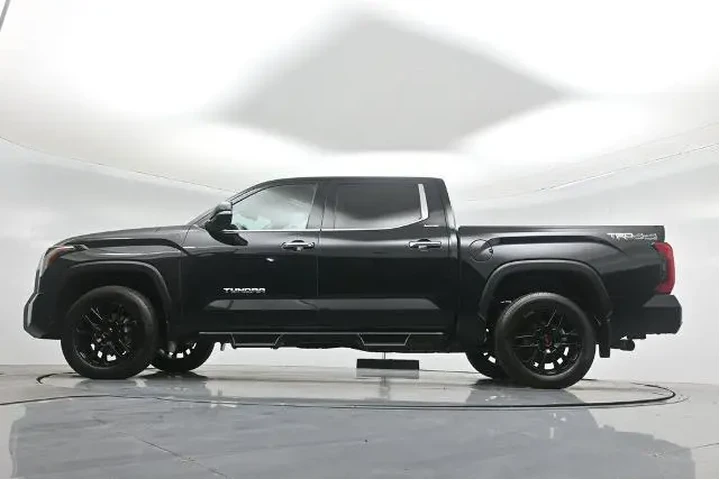 $32000 : Nissan Titan 2019 4x4 S 4dr image 7