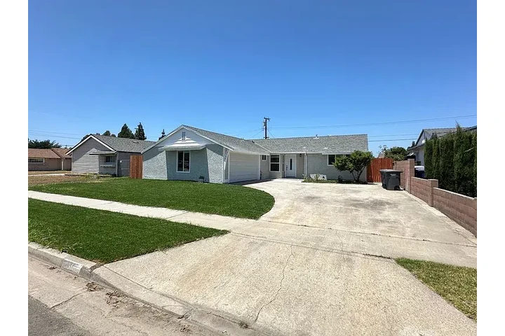 $1000 : Move in ready home image 4