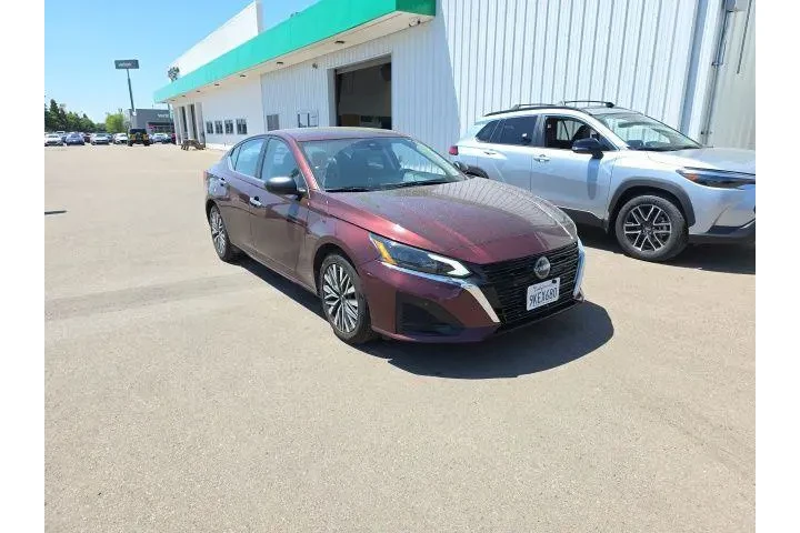 $19775 : Nissan Altima 2024 2.5 SV 4d image 1