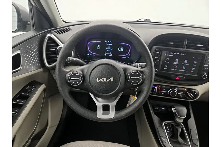 $18998 : Kia Soul 2025 LX 4dr Crossov image 10