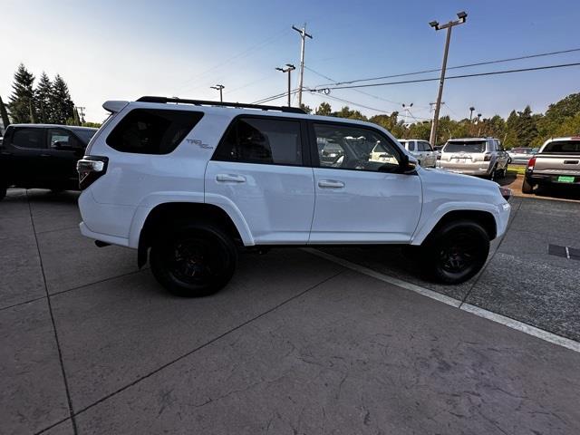 $51609 : 2024 4Runner TRD Off-Road Pre image 6