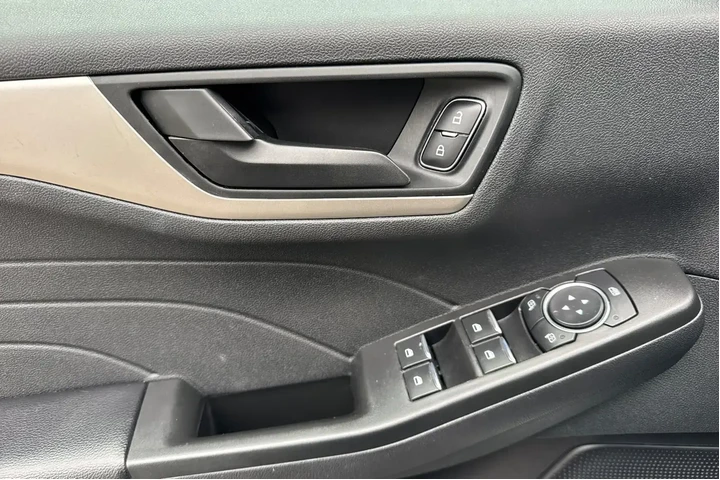 Ford Escape 2022 SE 4dr SUV image 10