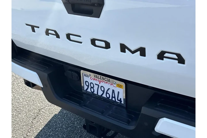 $32250 : Toyota Tacoma 2024 4x2 SR5 4 image 6