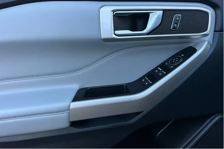 $30900 : Ford Explorer 2022 XLT 4dr S image 10