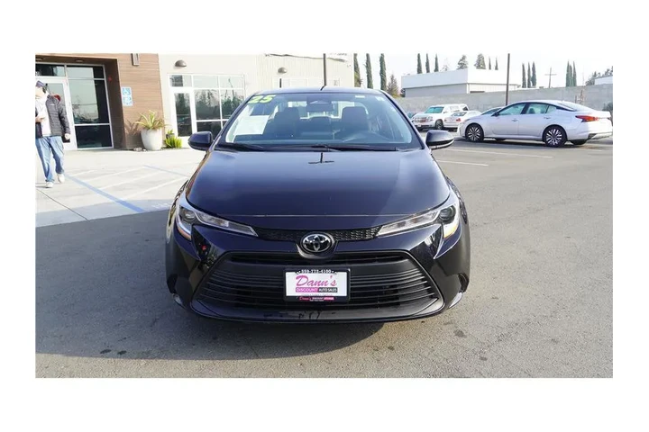 $23600 : 2025 Corolla LE image 3