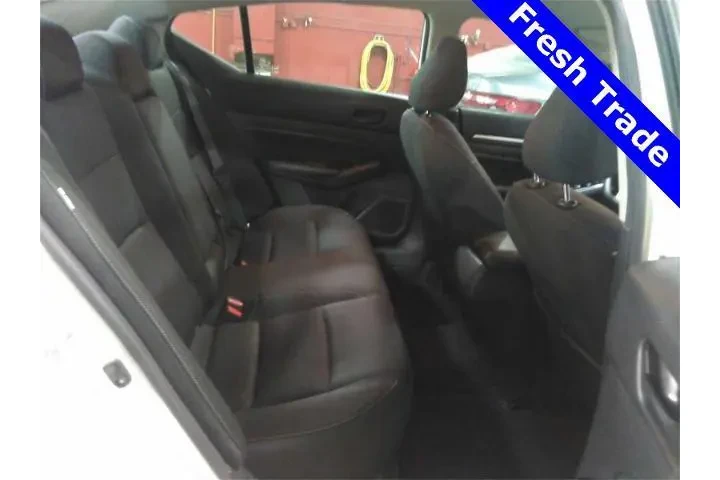 $20516 : Nissan Altima 2023 2.5 SV 4d image 6