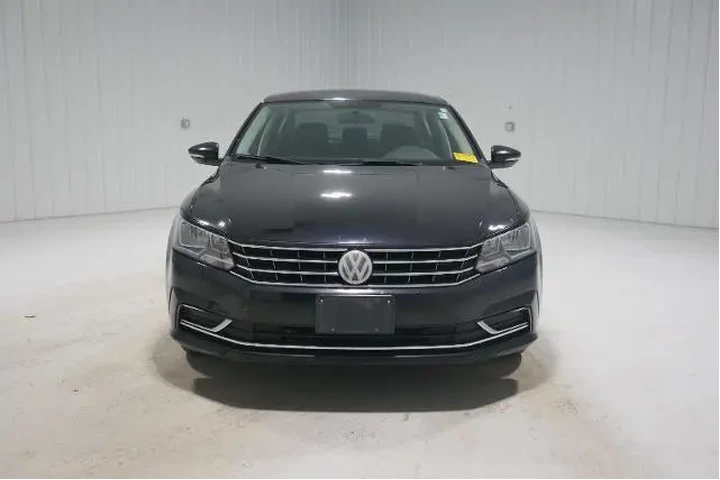 $12000 : Volkswagen Passat 2017 1.8T image 2