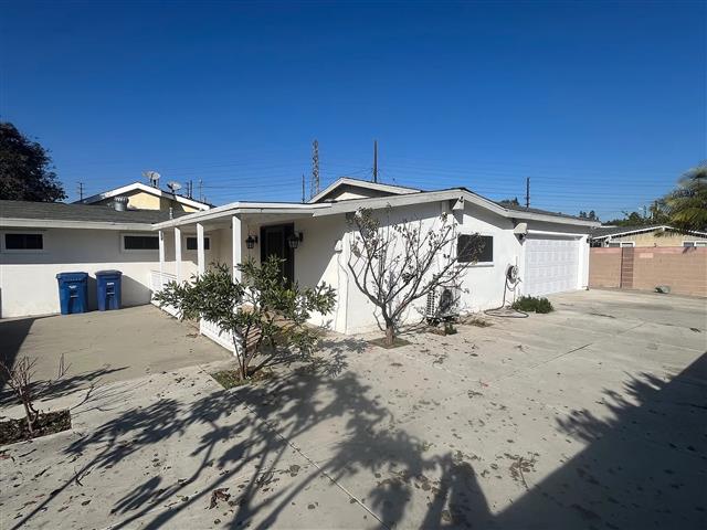 $900 : Beautiful Home...LAKEWOOD,CA image 6