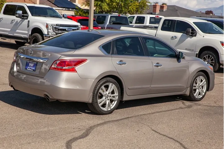 2013 Altima 3.5 SV image 5