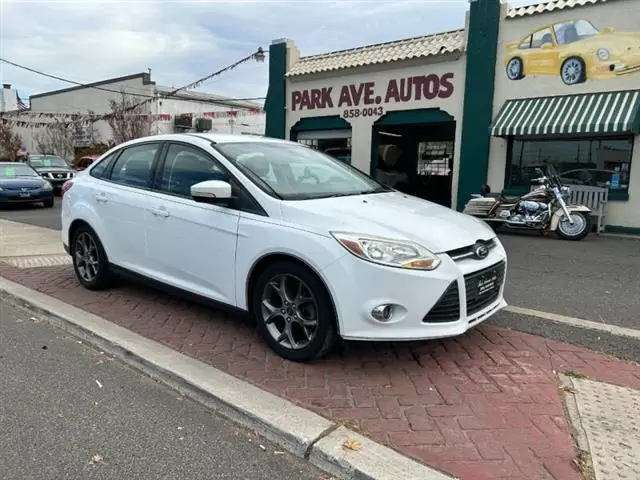 $5800 : 2013 Focus SE image 2