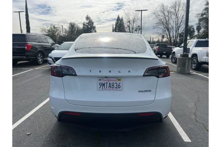 $36988 : Tesla Model Y 2024 AWD Perfo image 9