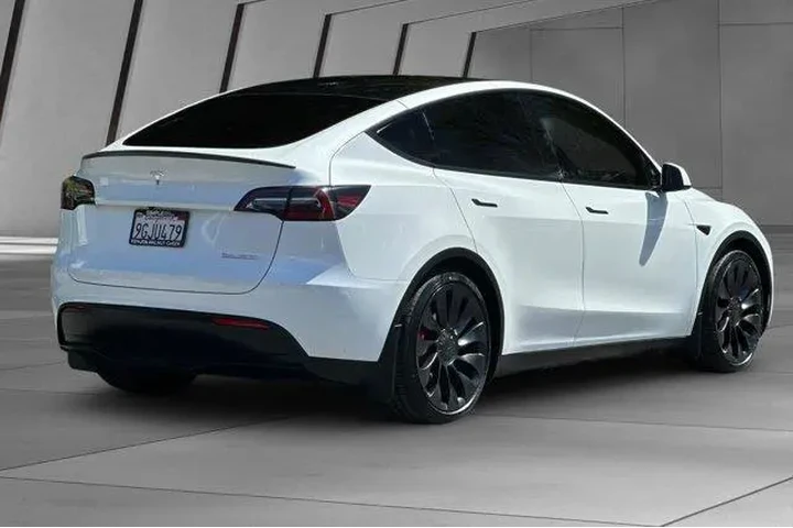 $35900 : Tesla Model Y 2023 AWD Perfo image 4