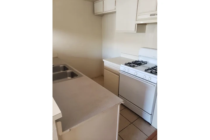 $1495 : Studio Apartment in Tujunga image 6