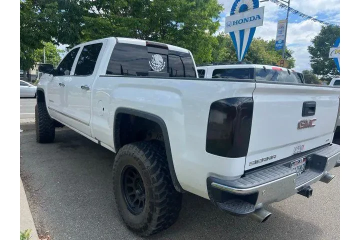 $32988 : GMC Sierra 1500 2018 4x4 SLT image 3