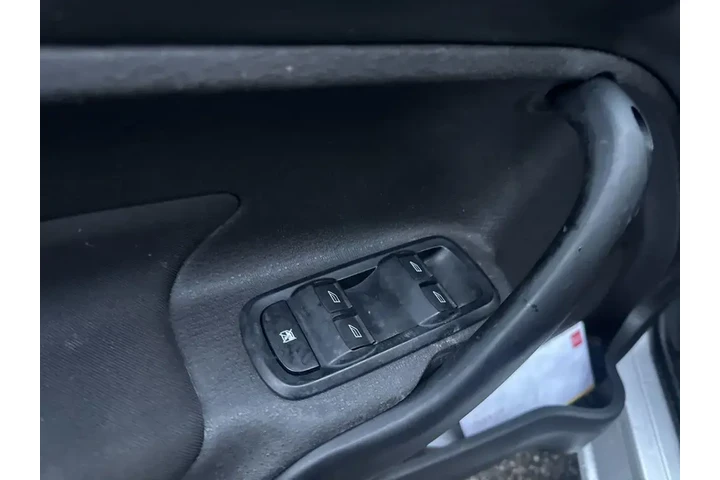 $8750 : Ford Fiesta 2017 SE 4dr Seda image 8