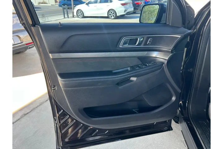 2019 Explorer XLT 4WD image 10