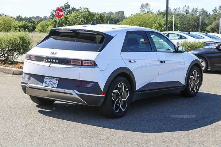 $25992 : Hyundai IONIQ 5 2024 SEL 4dr image 5