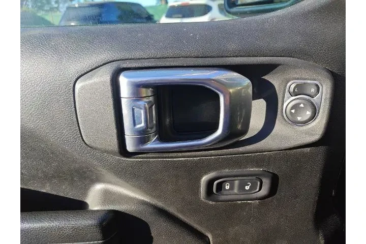 $27788 : Jeep Wrangler Unlimited 2022 image 9