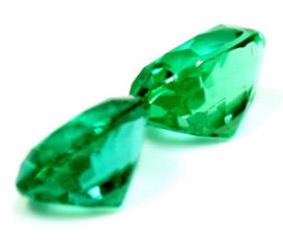 $7550 : Shop 2.52 cttw  Emeralds Stone image 2