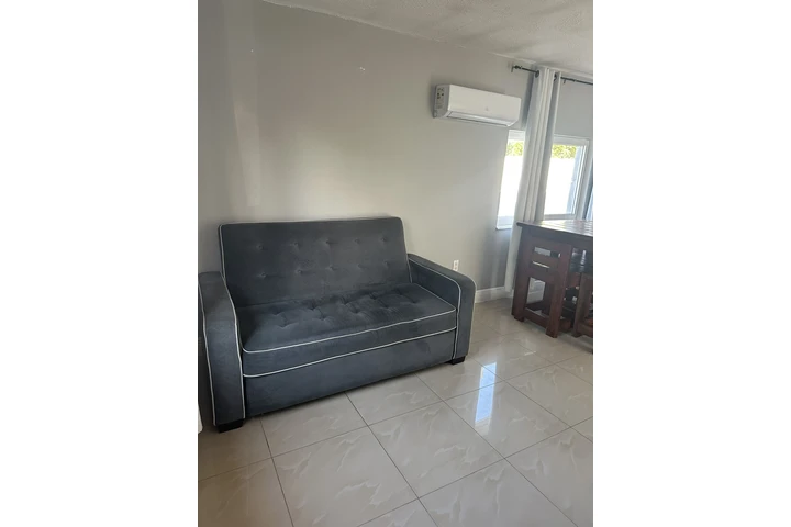 $1700 : Renta efficiency /  un cuarto image 7