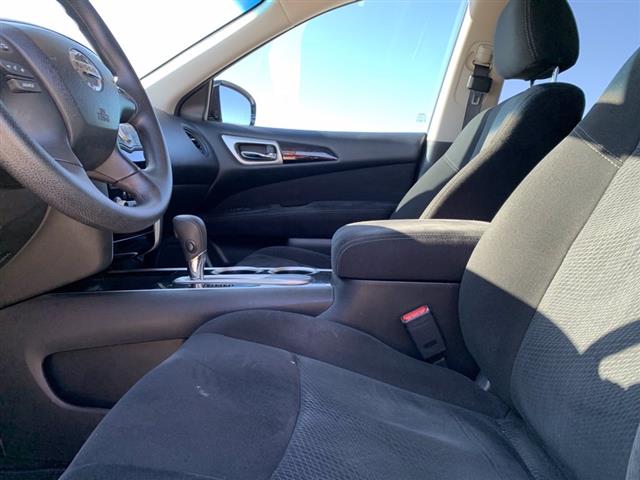 $8000 : 2014 Nissan Pathfinder S image 7