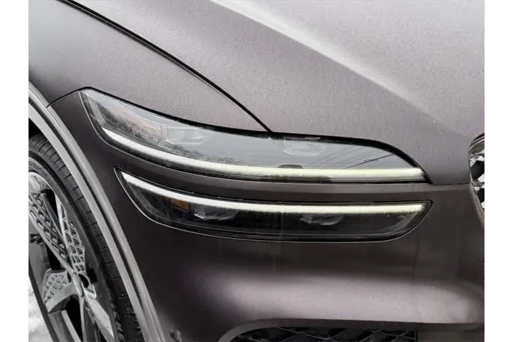 $38897 : Genesis GV70 2023 AWD 2.5T S image 7