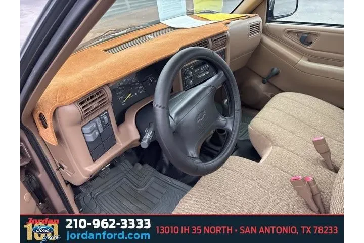 $13995 : Chevrolet S-10 1996 2dr LS S image 9
