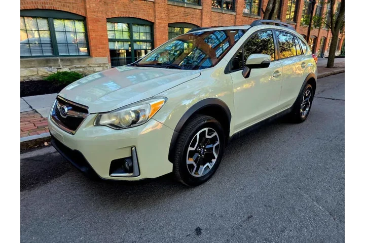 $13995 : 2017 Crosstrek 2.0i Limited image 3