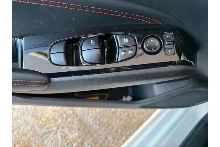 $21923 : Nissan Altima 2023 2.5 SR 4d image 6