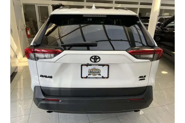 $30828 : Toyota RAV4 2023 AWD XLE 4dr image 5