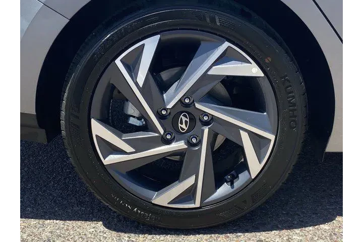 $19988 : Hyundai ELANTRA 2025 SEL Spo image 9