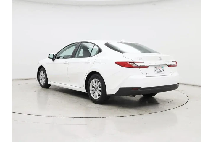 $31998 : Toyota Camry 2026 LE 4dr Sed image 2
