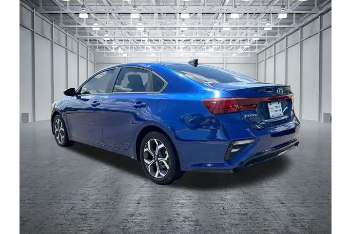 $15038 : Kia Forte 2020 LXS 4dr Sedan image 5