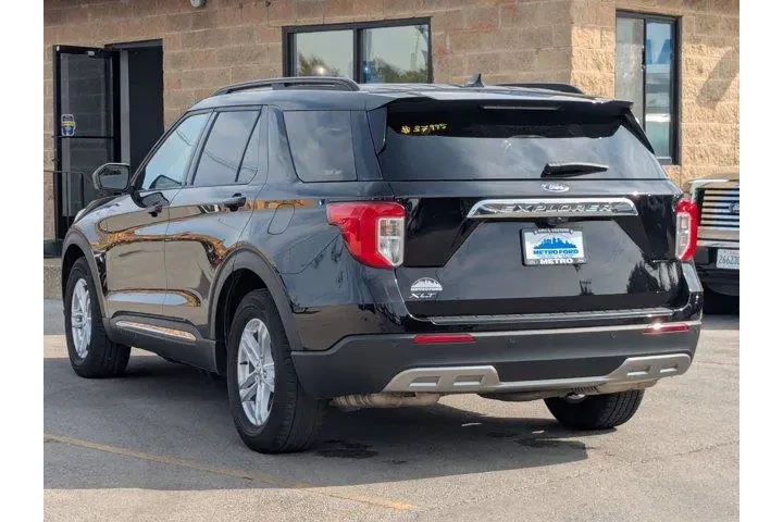 $28412 : Ford Explorer 2024 XLT 4dr S image 6