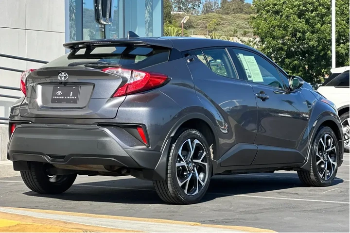 $21900 : Toyota C-HR 2022 XLE 4dr Cro image 3