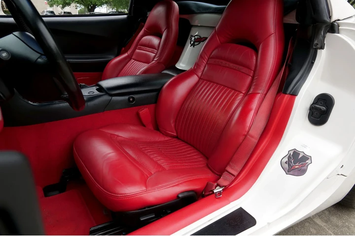 $17990 : 2001 Corvette image 6