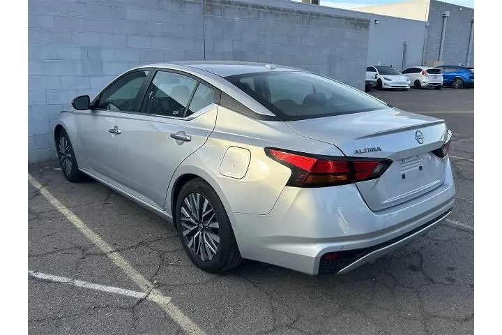 $16799 : Nissan Altima 2024 2.5 SV 4d image 5