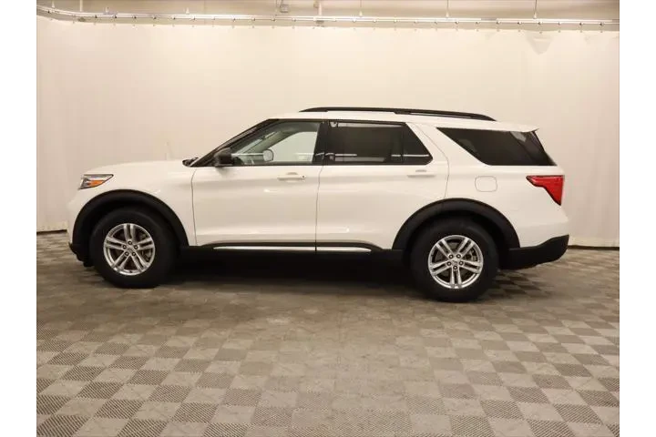 $29397 : Ford Explorer 2023 XLT 4dr S image 2