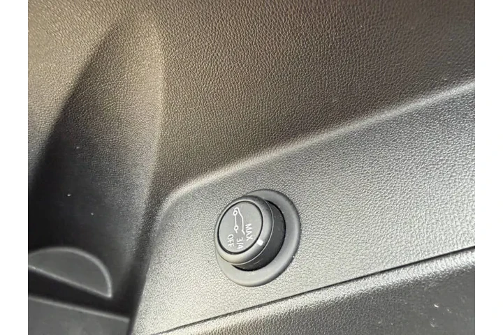 $1 : 2021 Equinox LT image 5