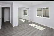 $1800 : Step into comfort and style wi thumbnail