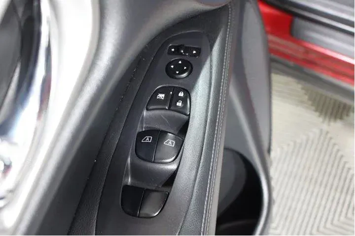 $17982 : Nissan Pathfinder 2019 S 4dr image 7
