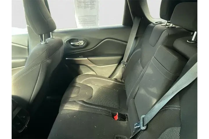 $16971 : Jeep Cherokee 2019 4x4 Latit image 8