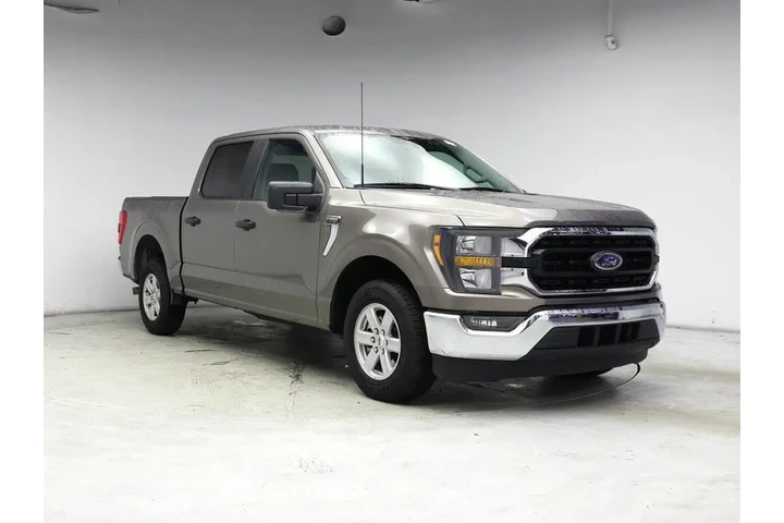 $29998 : Ford F-150 2023 4x2 XLT 4dr image 1