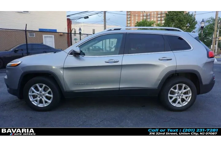 $11395 : 2017 Cherokee Latitude 4x4 image 4