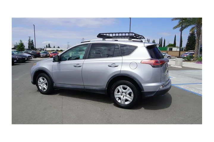 $16350 : 2016 RAV4 LE image 9