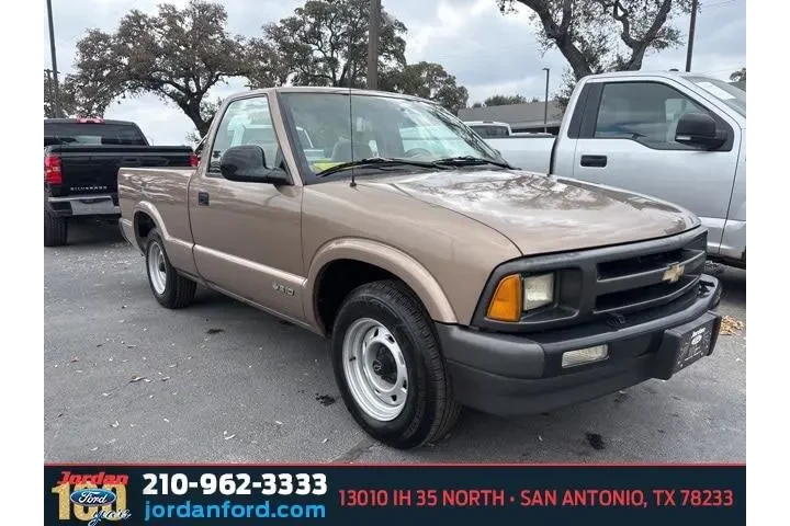 $13995 : Chevrolet S-10 1996 2dr LS S image 1