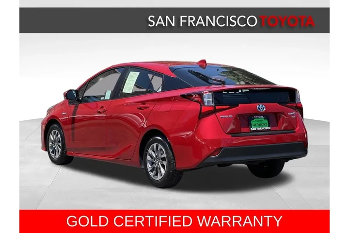 $26990 : Gold Certified 2020 Prius XLE image 3
