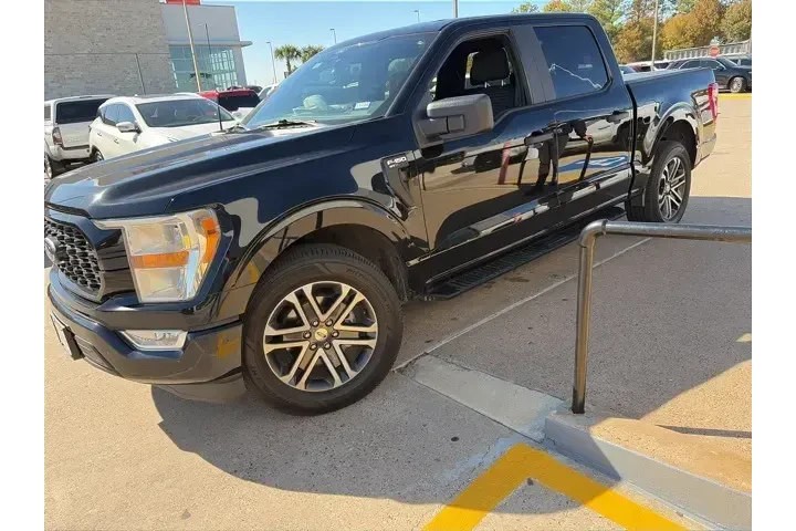 $28722 : Ford F-150 2022 4x2 XL 4dr S image 1