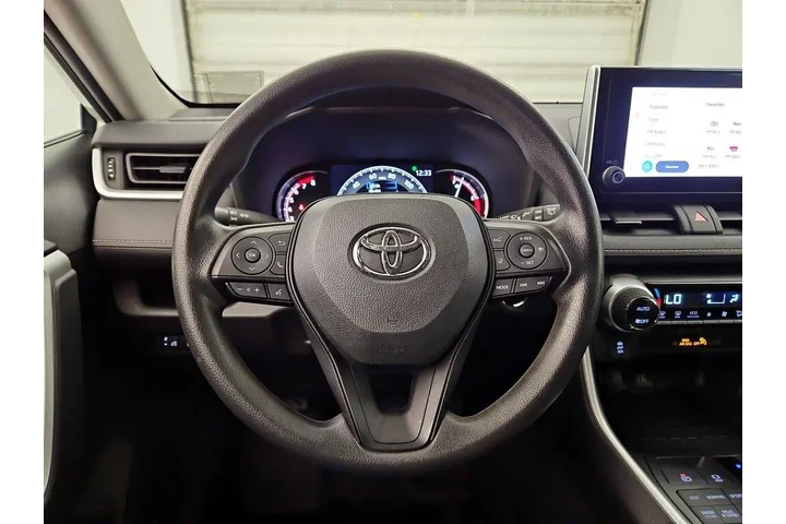 $30998 : Toyota RAV4 2024 AWD XLE 4dr image 10